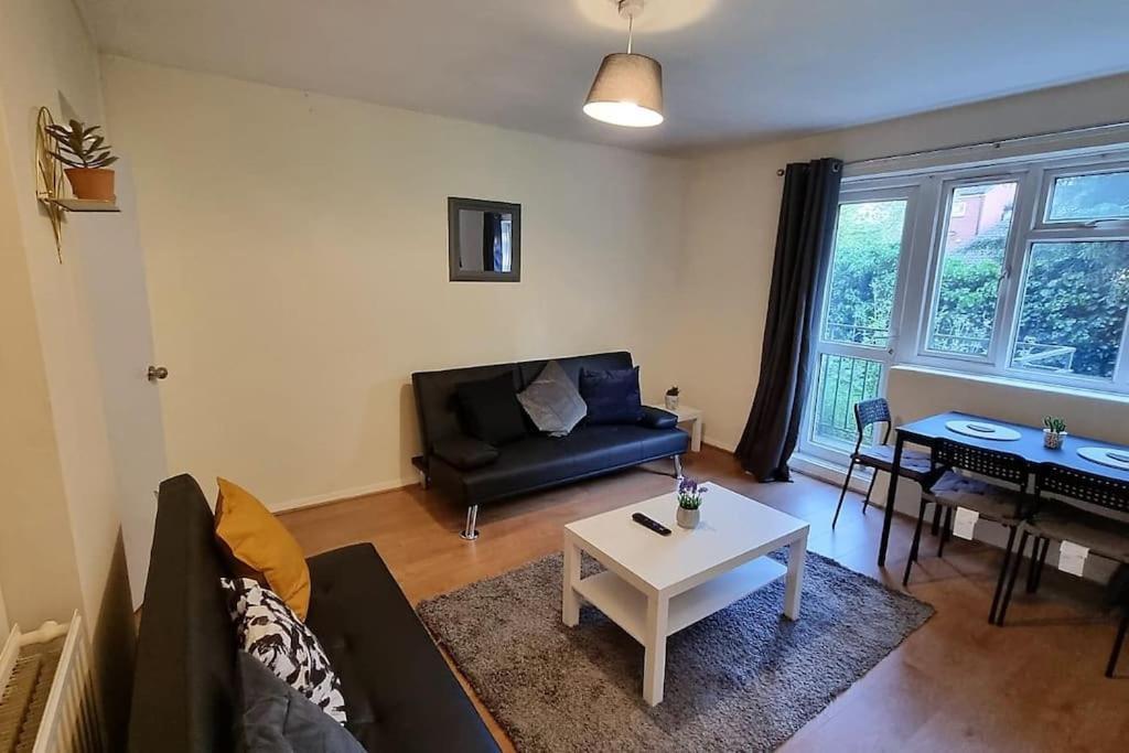 2 Bedroom Apartment In Kennington London Kültér fotó